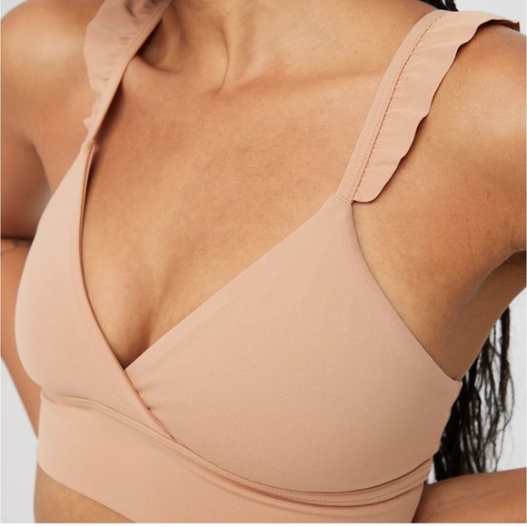 🎃Aerie triangle full coverage sport bra - Picture 2 of 5